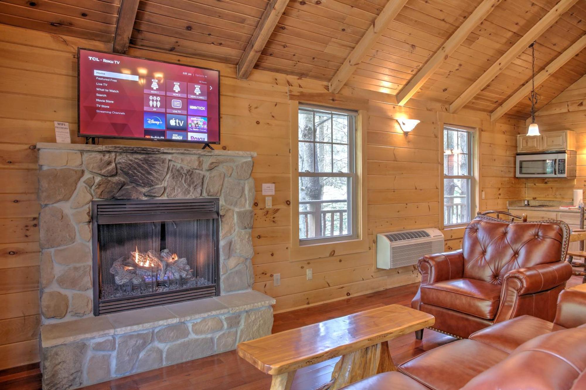 Whispering Pines Treehouse By Amish Country Lodging Millersburg Kültér fotó